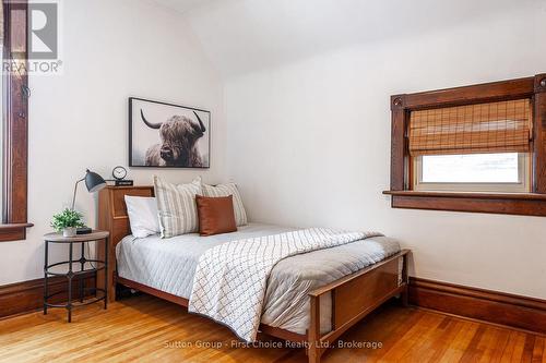 90 St George Street, Kitchener, ON - Indoor Photo Showing Bedroom