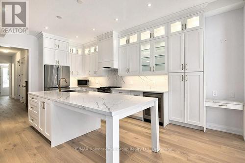 5 - 11 Bay Street, Blue Mountains (Thornbury), ON - Indoor Photo Showing Kitchen With Upgraded Kitchen