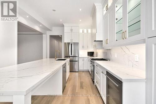 5 - 11 Bay Street, Blue Mountains (Thornbury), ON - Indoor Photo Showing Kitchen With Upgraded Kitchen