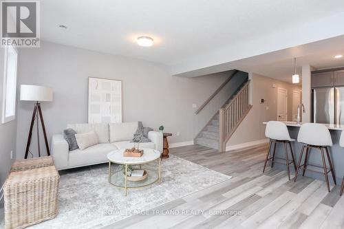 95 Empire Parkway, St. Thomas, ON - Indoor Photo Showing Living Room