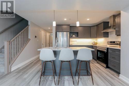 95 Empire Parkway, St. Thomas, ON - Indoor Photo Showing Kitchen With Upgraded Kitchen