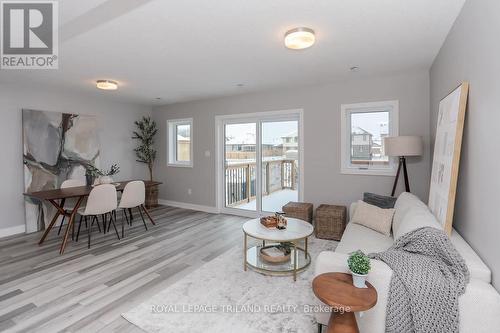 95 Empire Parkway, St. Thomas, ON - Indoor Photo Showing Living Room