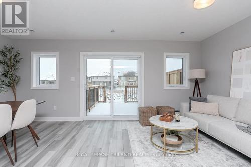 95 Empire Parkway, St. Thomas, ON - Indoor Photo Showing Living Room