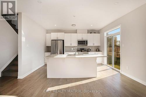 328 Appalachian Circle, Ottawa, ON - Indoor Photo Showing Kitchen