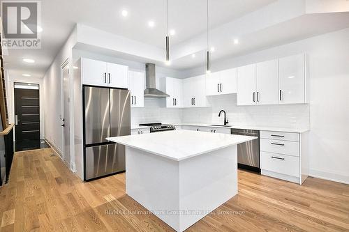 23 Waterview Lane, Blue Mountains (Thornbury), ON - Indoor Photo Showing Kitchen With Upgraded Kitchen