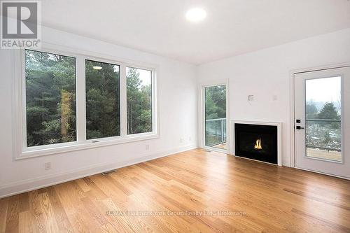 23 Waterview Lane, Blue Mountains (Thornbury), ON - Indoor Photo Showing Living Room With Fireplace