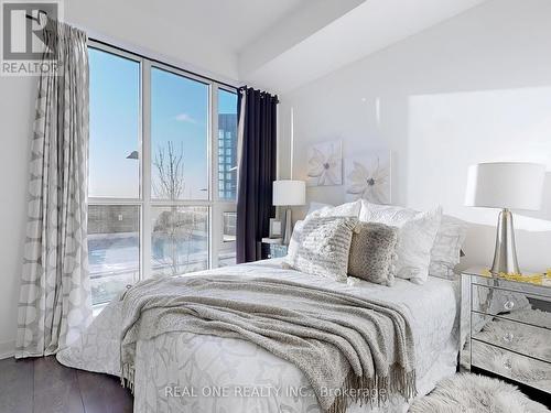 839 - 31 Tippett Road, Toronto, ON - Indoor Photo Showing Bedroom