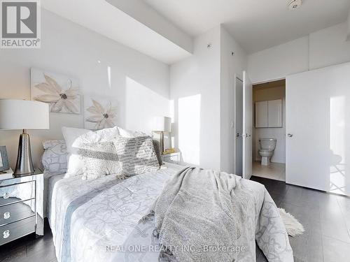 839 - 31 Tippett Road, Toronto, ON - Indoor Photo Showing Bedroom