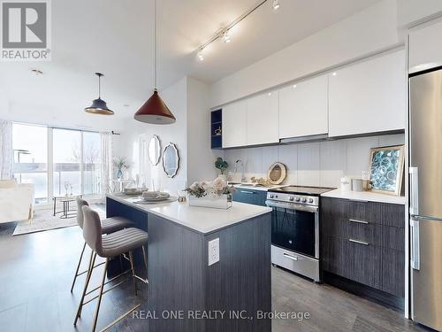 839 - 31 Tippett Road, Toronto, ON - Indoor Photo Showing Kitchen With Upgraded Kitchen