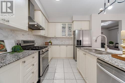 15 Faders Drive, Brampton, ON - Indoor Photo Showing Kitchen With Double Sink With Upgraded Kitchen