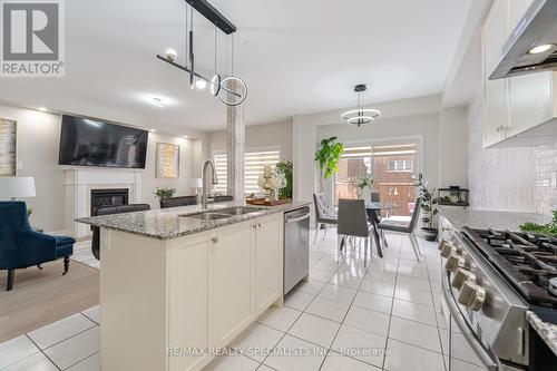 15 Faders Drive, Brampton, ON - Indoor Photo Showing Kitchen With Double Sink With Upgraded Kitchen