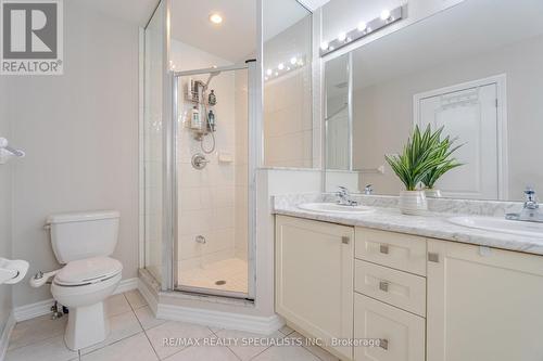 15 Faders Drive, Brampton, ON - Indoor Photo Showing Bathroom