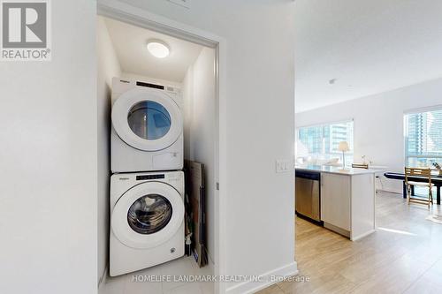 707 - 4085 Parkside Village Drive, Mississauga, ON - Indoor Photo Showing Laundry Room