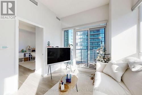 707 - 4085 Parkside Village Drive, Mississauga, ON - Indoor Photo Showing Living Room