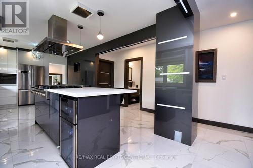 3836 Brookside Drive, West Lincoln, ON - Indoor Photo Showing Kitchen