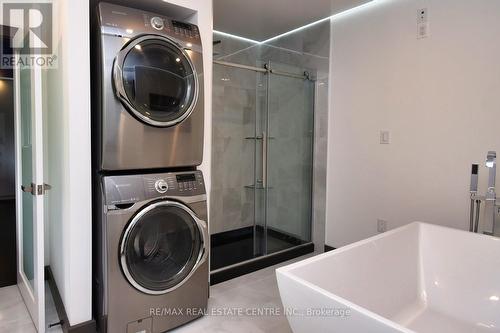 3836 Brookside Drive, West Lincoln, ON - Indoor Photo Showing Laundry Room