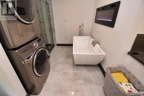 3836 Brookside Drive, West Lincoln, ON - Indoor Photo Showing Laundry Room