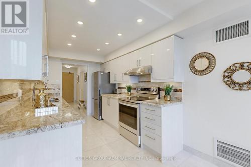 804 - 11 Townsgate Drive, Vaughan, ON - Indoor Photo Showing Kitchen