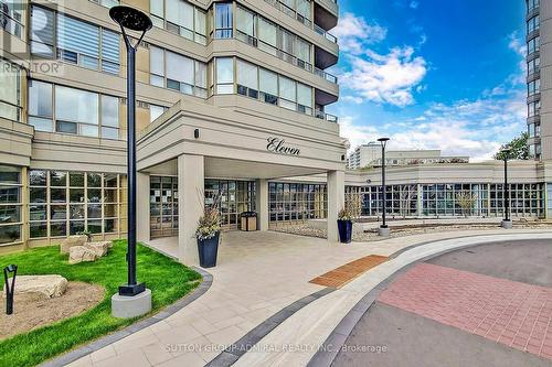 804 - 11 Townsgate Drive, Vaughan, ON - Outdoor