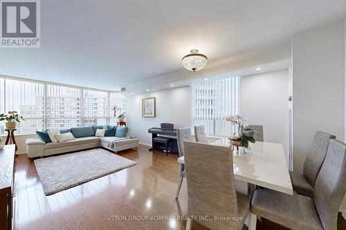 804 - 11 Townsgate Drive, Vaughan, ON - Indoor Photo Showing Living Room