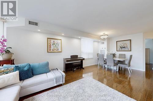 804 - 11 Townsgate Drive, Vaughan, ON - Indoor Photo Showing Living Room