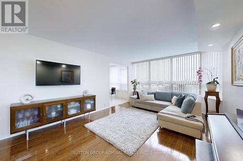 804 - 11 Townsgate Drive, Vaughan, ON - Indoor Photo Showing Living Room