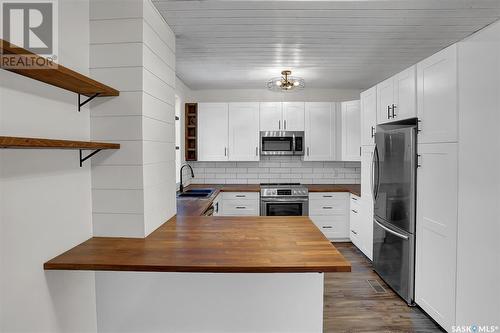 2136 Reynolds Street, Regina, SK - Indoor Photo Showing Kitchen With Double Sink