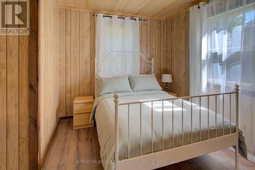 C - 356 Driscoll Road, Frontenac Islands (The Islands), ON - Indoor Photo Showing Bedroom