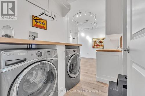 2701/04 - 330 Ridout Street N, London, ON - Indoor Photo Showing Laundry Room