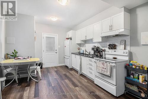 1&2 - 145 Eccles Street, Ottawa, ON - Indoor Photo Showing Kitchen