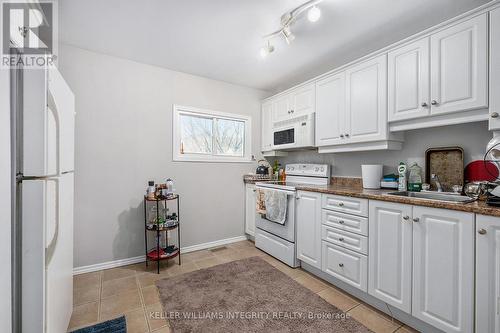 1384 Chatelain Avenue, Ottawa, ON - Indoor Photo Showing Kitchen