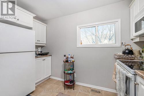 1384 Chatelain Avenue, Ottawa, ON - Indoor Photo Showing Kitchen