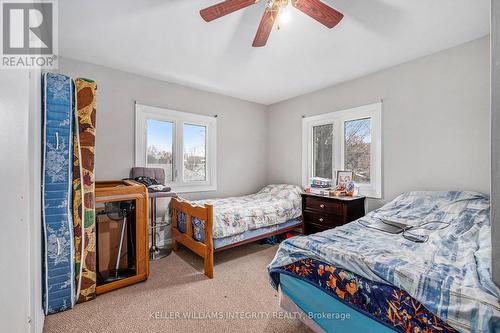 1384 Chatelain Avenue, Ottawa, ON - Indoor Photo Showing Bedroom