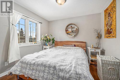 1384 Chatelain Avenue, Ottawa, ON - Indoor Photo Showing Bedroom