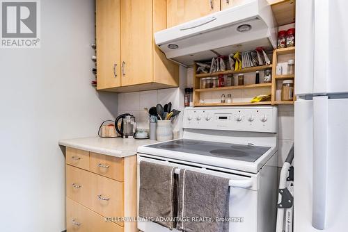 462&464 Sammon Avenue, Toronto, ON - Indoor Photo Showing Kitchen