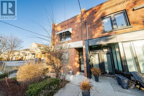 462&464 Sammon Avenue, Toronto, ON - Outdoor