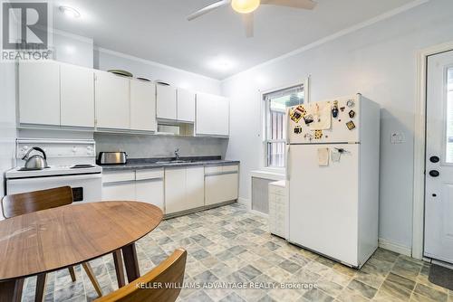 462&464 Sammon Avenue, Toronto, ON - Indoor Photo Showing Kitchen