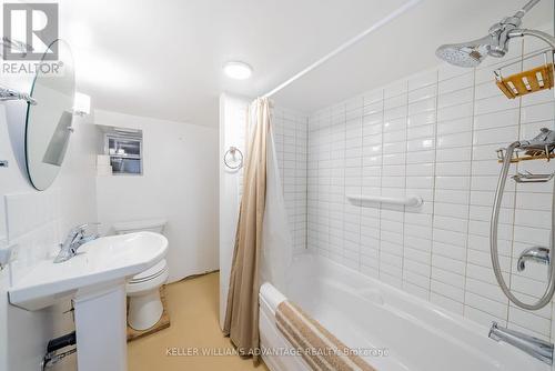 462&464 Sammon Avenue, Toronto, ON - Indoor Photo Showing Bathroom