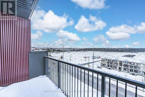 614 - 4 Spice Way, Barrie, ON - Outdoor With Balcony With View