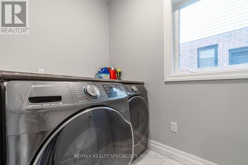 3023 Doyle Drive, London, ON - Indoor Photo Showing Laundry Room