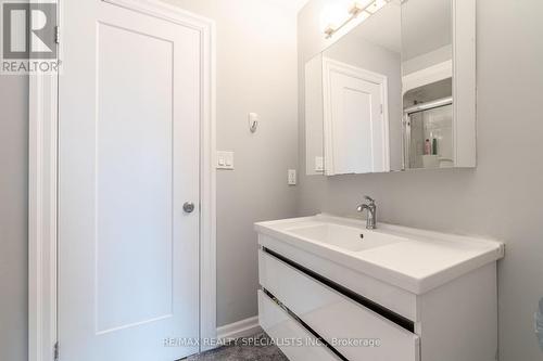 3023 Doyle Drive, London, ON - Indoor Photo Showing Bathroom