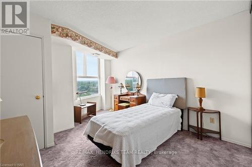 407 - 7 Gale Crescent, St. Catharines (450 - E. Chester), ON - Indoor Photo Showing Bedroom