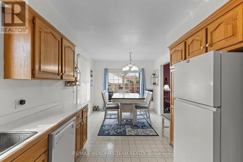 550 Albany Street, Fort Erie (333 - Lakeshore), ON - Indoor Photo Showing Kitchen