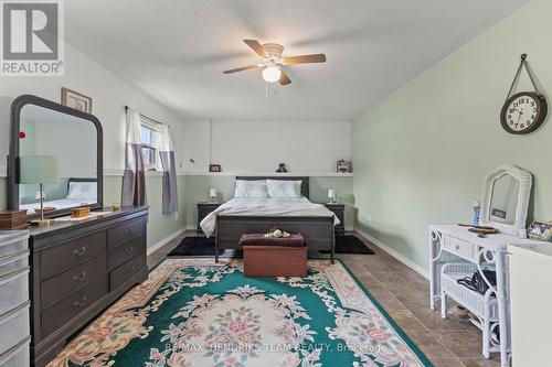 550 Albany Street, Fort Erie (333 - Lakeshore), ON - Indoor Photo Showing Bedroom