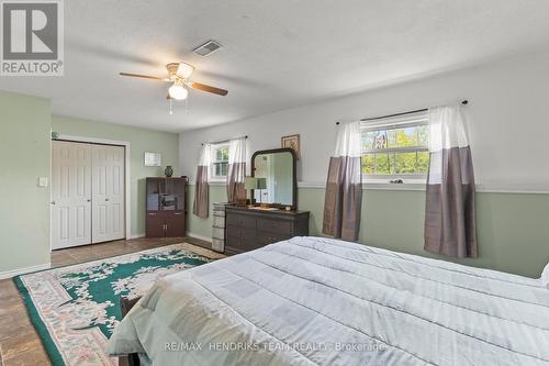 550 Albany Street, Fort Erie (333 - Lakeshore), ON - Indoor Photo Showing Bedroom