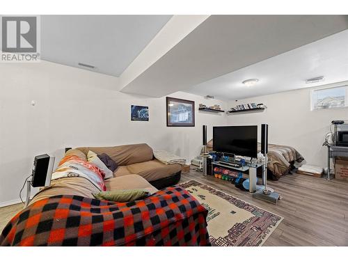 615 Stansfield Road, Kamloops, BC - Indoor Photo Showing Living Room