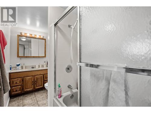 615 Stansfield Road, Kamloops, BC - Indoor Photo Showing Bathroom