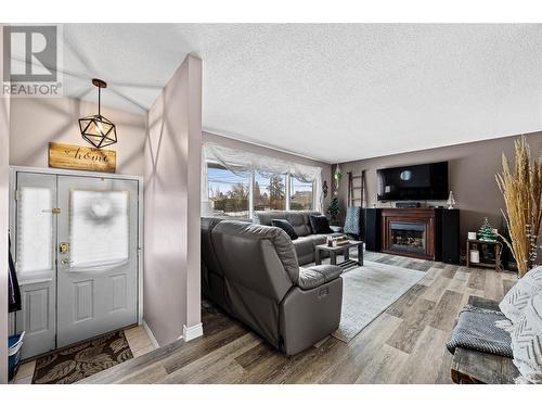 615 Stansfield Road, Kamloops, BC - Indoor Photo Showing Living Room With Fireplace