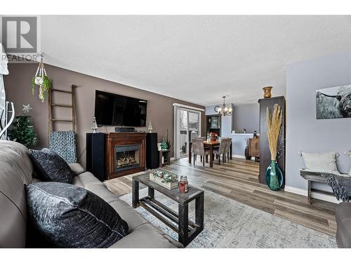 615 Stansfield Road, Kamloops, BC - Indoor Photo Showing Living Room With Fireplace