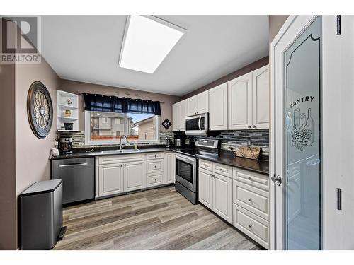 615 Stansfield Road, Kamloops, BC - Indoor Photo Showing Kitchen With Double Sink